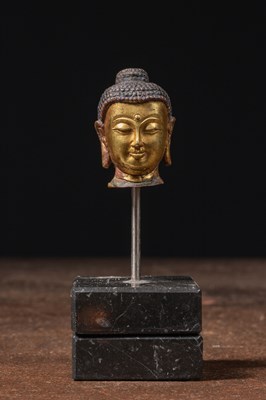 Lot 1 - HEAD OF A BUDDHA