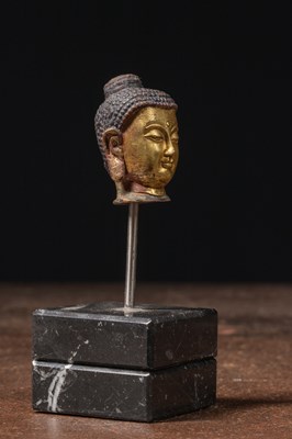 Lot 1 - HEAD OF A BUDDHA