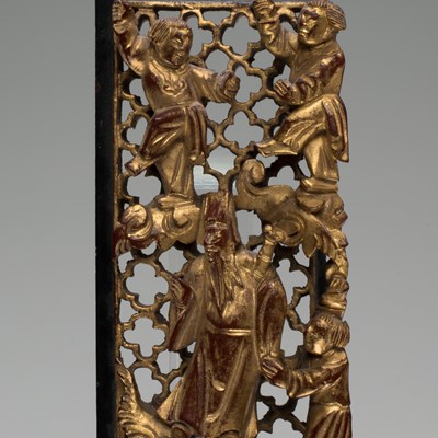 Lot 63 - (R) WOOD CARVED GILT CHINESE WALL HANGING