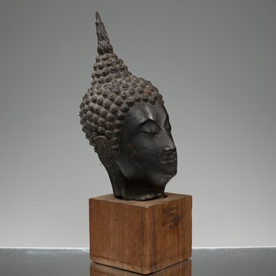 Lot 61 - (R) BRONZE SUKOTHAI STYLE HEAD OF A BUDDHA THAILAND 1950's