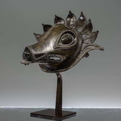 Lot 80 - BHUTA BRONZE MASK INDIA 19TH CENTURY
