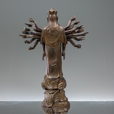 Lot 70 - STANDING GUAYNIN / AVALOKITESHVARA WOOD CARVED VEITNAM 18TH TO 19 CENTURY