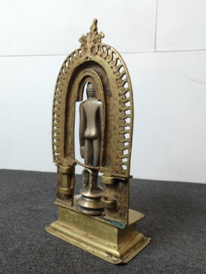 Lot 95 - STANDING BRONZE JAIN PARSHVA, THE 23RD TIRTHANKARA 15TH CENTURY