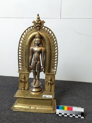 Lot 95 - STANDING BRONZE JAIN PARSHVA, THE 23RD TIRTHANKARA 15TH CENTURY