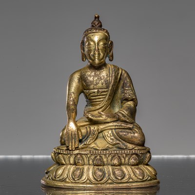 Lot 104 - BRONZE GILT BUDDHA CHINA QING DYNASTY