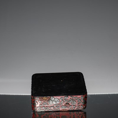 Lot 189 - (R) RECTANGULAR LACQUER BOX CHINA AROUND 1820