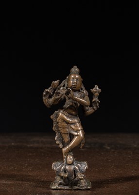 Lot 156 - STANDING KRISHNA AS VENUGOPALA BRONZE INDIA 17TH CENTURY