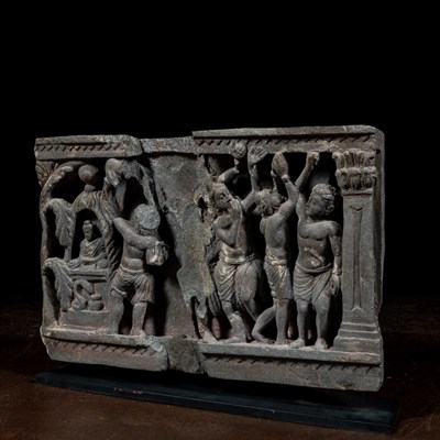 Lot 3 - GREY SCHIST RELIEF WITH CONSORTS GANDHARA 4TH CENTURY