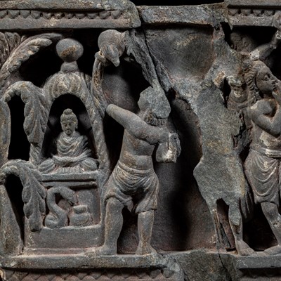 Lot 3 - GREY SCHIST RELIEF WITH CONSORTS GANDHARA 4TH CENTURY