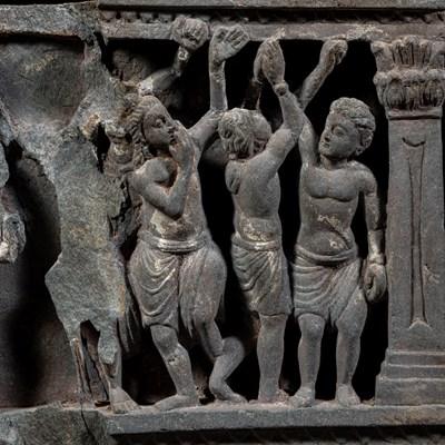 Lot 3 - GREY SCHIST RELIEF WITH CONSORTS GANDHARA 4TH CENTURY