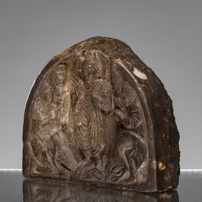 Lot 4 - STANDING ROCK CRYSTAL BUDDHA DEPICTING BUDDHA GANDHARA 4TH CENTURY