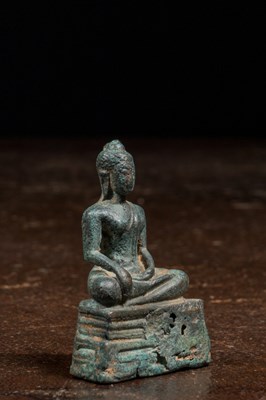 Lot 95 - SEATED BRONZE BUDDHA THAILAND 15TH CENTURY