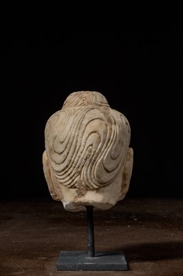 Lot 25 - CHINESE MARBLE BUDDHA HEAD NORTHERN QI 6TH CENTURY