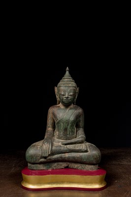 Lot 101 - VERY HEAVY REPRODUCTION SEATED STATUE THAILAND / LOA / BURMA