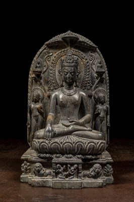 Lot 78 - A BLACK STONE FIGURE OF BUDDHA SHAKYAMUNI attributed to Arniko (1245-1306)