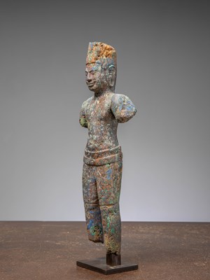 Lot 97 - STANDING CARVED MALACHITE VISHNU ANGKOR PERIIOD KULEN STYLE 9TH CENTURY