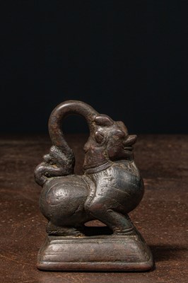 Lot 64 - LION SHAPED OPIUM WEIGHT BURMA 18TH CENTURY , 1 VISS