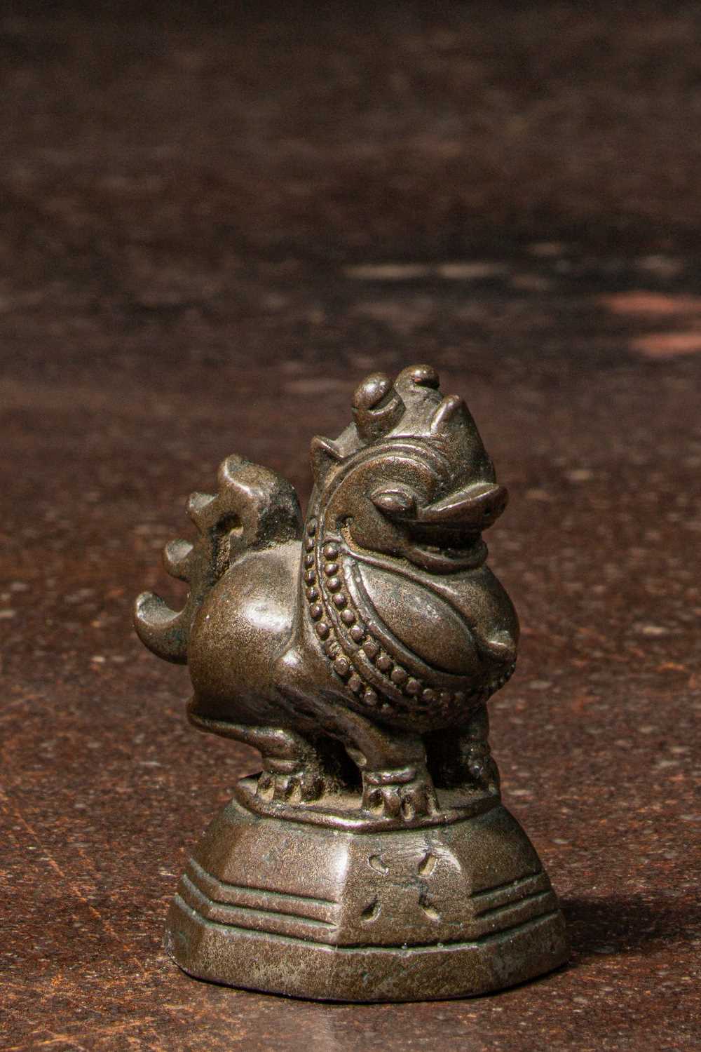 Lot 65 - LION SHAPED BRONZE OPIUM WEIGHT BURMA 19TH CENTURY 10 Tical