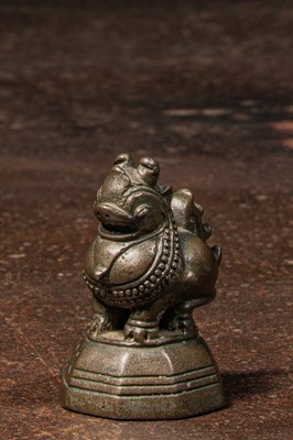 Lot 65 - LION SHAPED BRONZE OPIUM WEIGHT BURMA 19TH CENTURY 10 Tical