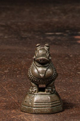 Lot 65 - LION SHAPED BRONZE OPIUM WEIGHT BURMA 19TH CENTURY 10 Tical
