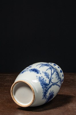 Lot 3 - A CHINESE BLUE AND WHITE PORCELAIN VASE MING DYNASTY
