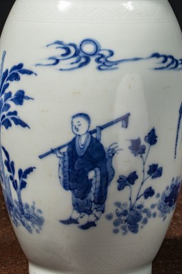 Lot 3 - A CHINESE BLUE AND WHITE PORCELAIN VASE MING DYNASTY