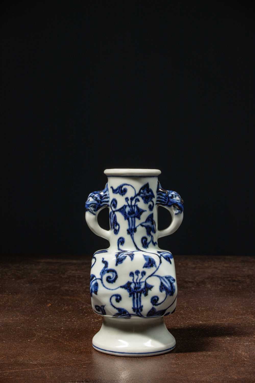Lot 23 - A BLUE AND WHITE PORCELAIN VASE CHINA