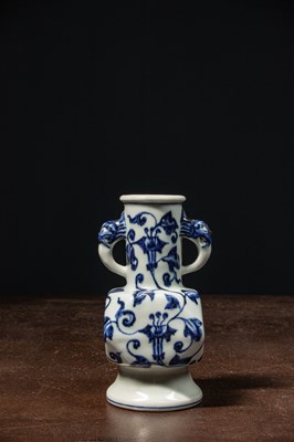 Lot 23 - A BLUE AND WHITE PORCELAIN VASE CHINA