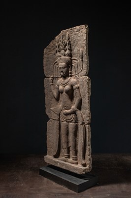 Lot 29 - SANDTSTONE APSARA CAMBODIA ANGKOR WAT 12TH CENTURY