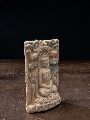 Lot 15 - A CHINESE POLYCHROME CLAY TSA TSA OF BUDDHA 13TH TO 15TH CENTURY