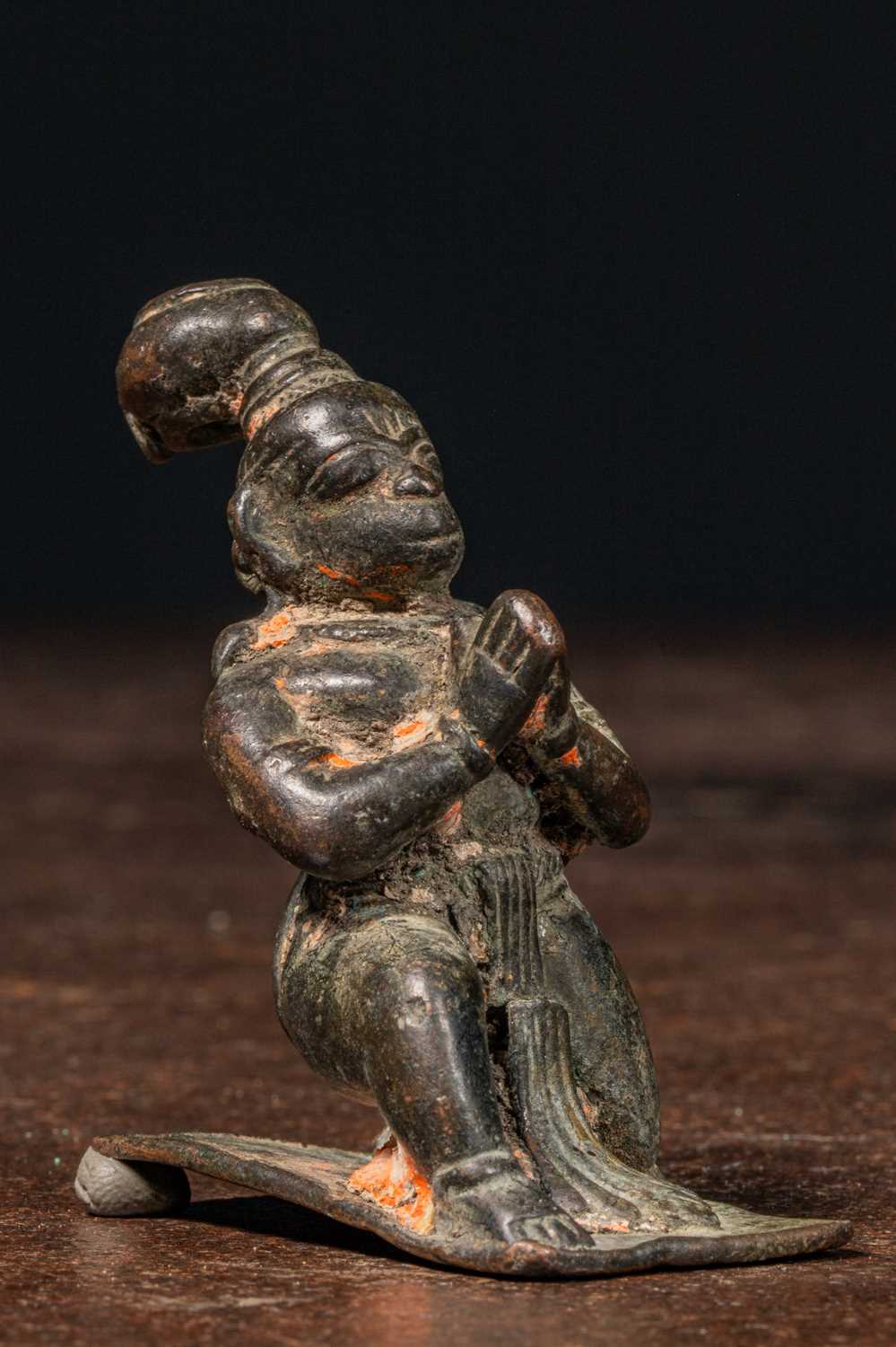 Lot 44 - KNEEILING BRONZE HANUMAN INDIA 16TH CENTURY