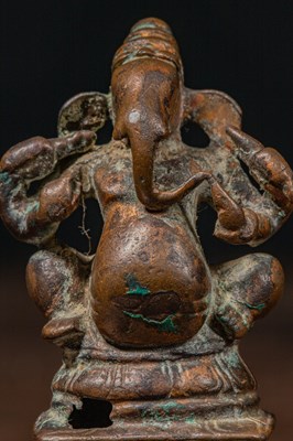 Lot 9 - SEATED BRONZE GANESHA NEPAL 16TH CENTURY