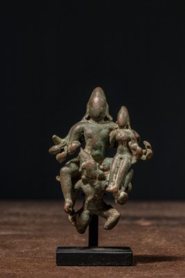 Lot 133 - VISHNU AND LAKSHI ON GARUDA BRONZE INDIA 12TH CENTURY