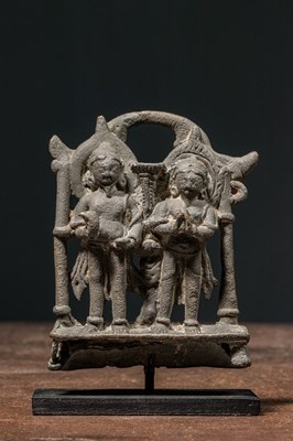 Lot 102 - DONOUR FIGURES BRONZE INDIA 12TH CENTURY