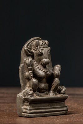 Lot 26 - BULLHEADED KASHMIR STONE 12TH CENTURY