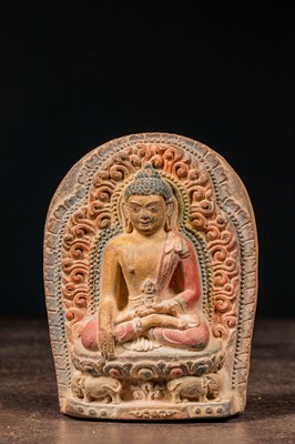Lot 116 - CLAY TSA TSA DEPICTING BUDDHA AKSHOBYA TIBET 19TH CENTURY