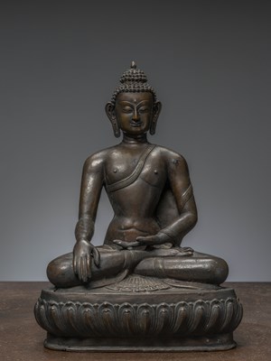 Lot 85 - A LARGE BRONZE FIGURE OF BUDDHA ŚĀKYAMUNI NEPAL 18TH CENTURY