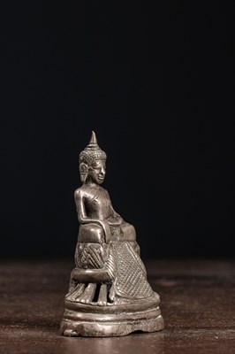 Lot 69 - (R) A SEATED SILVER ALLOY BRONZE BUDDHA BURMA 18TH CENTURY
