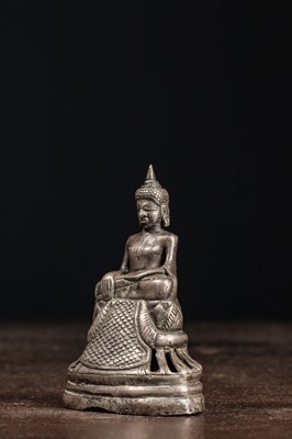 Lot 69 - (R) A SEATED SILVER ALLOY BRONZE BUDDHA BURMA 18TH CENTURY