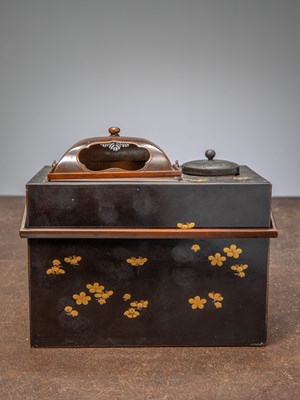 Lot 61 - (R) A LACQUERED SUZURIBAKO (WRITING BOX) AND TABAKOBON (PORTABLE BRAZIER SET) , JAPAN 19TH CENTURY