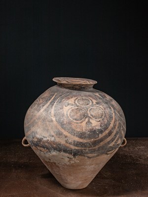 Lot 20 - (R) A LARGE RARE CHINESE HONG-SHAN NEOLYTHIC STORAGE POT, 3300-2000 BC