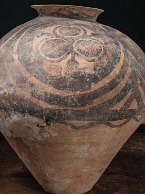 Lot 20 - (R) A LARGE RARE CHINESE HONG-SHAN NEOLYTHIC STORAGE POT, 3300-2000 BC