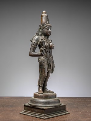 Lot 30 - (R) LARGE STANDING BRONZE PARVATI , SOUTH INDIA TAMIL NADU 16TH CENTURY