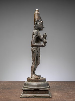 Lot 30 - (R) LARGE STANDING BRONZE PARVATI , SOUTH INDIA TAMIL NADU 16TH CENTURY