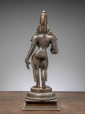 Lot 30 - (R) LARGE STANDING BRONZE PARVATI , SOUTH INDIA TAMIL NADU 16TH CENTURY