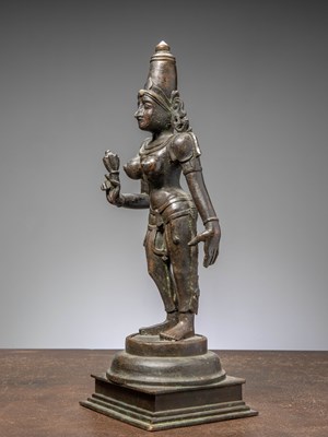 Lot 30 - (R) LARGE STANDING BRONZE PARVATI , SOUTH INDIA TAMIL NADU 16TH CENTURY