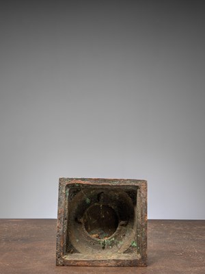 Lot 30 - (R) LARGE STANDING BRONZE PARVATI , SOUTH INDIA TAMIL NADU 16TH CENTURY