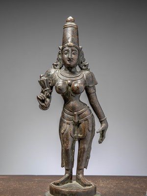 Lot 30 - (R) LARGE STANDING BRONZE PARVATI , SOUTH INDIA TAMIL NADU 16TH CENTURY