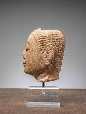 Lot 64 - (R) BUDDHA HEAD SANDSTONE KHMER LOPBURI 13TH CENTURY