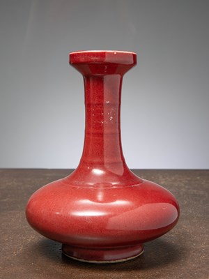 Lot 13 - (R) RARE BULBOUS LONG-NECK VASE BRICK RED GLAZE, QING DYNASTY CHINA